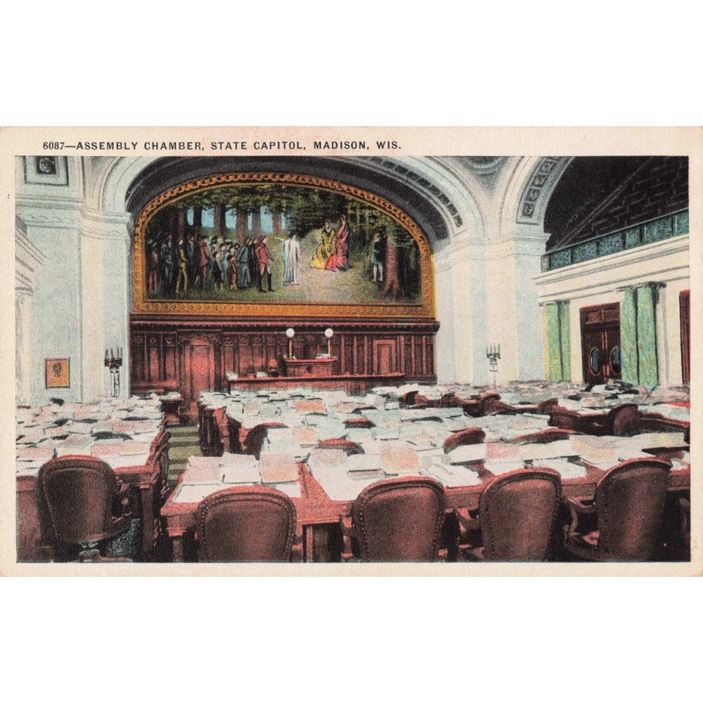 Vintage Madison WI State Capitol Assembly Chamber Linen Postcard 6087